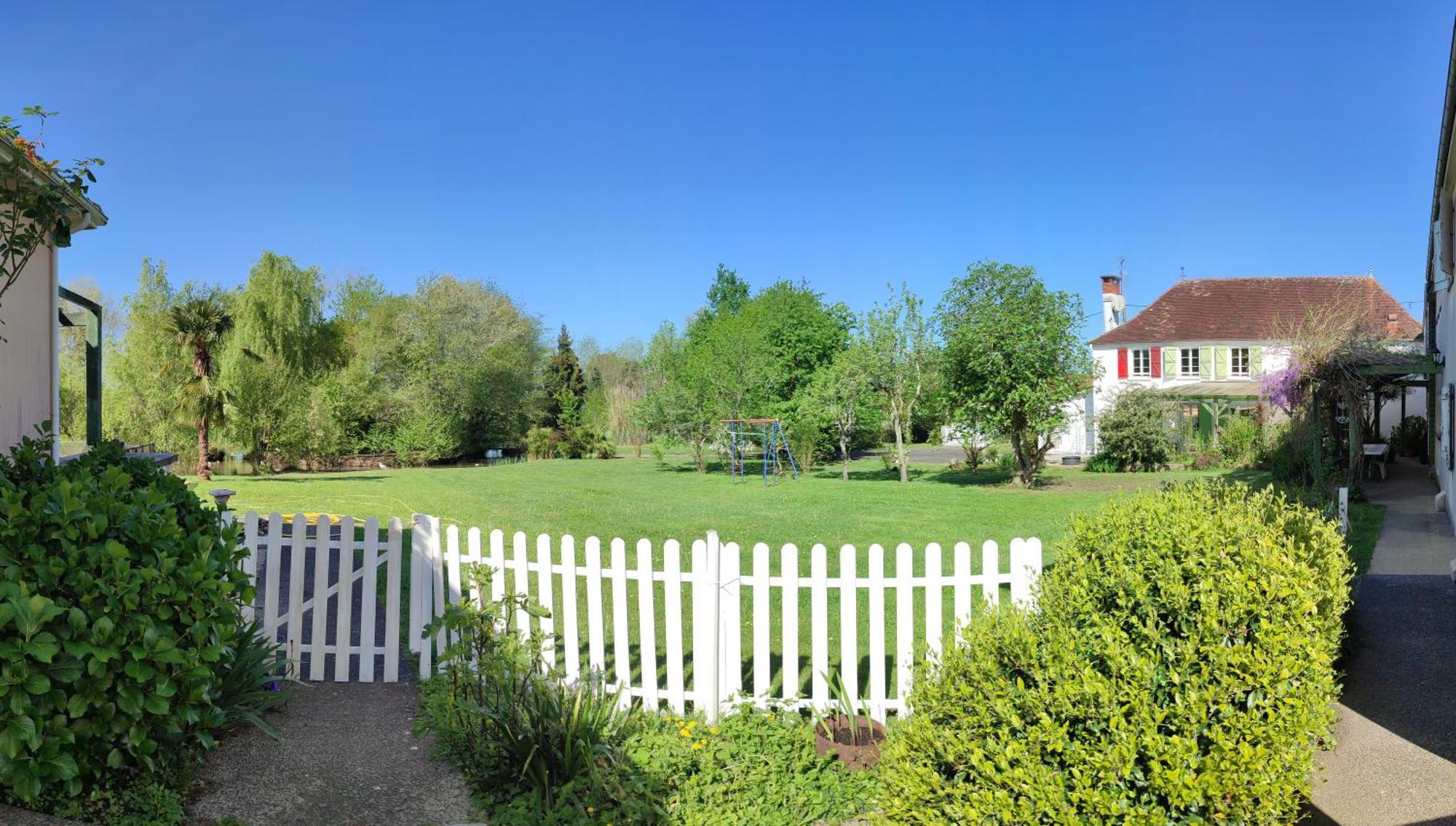 De Couleurs Et D'Eau Fraiche Bed & Breakfast Navarrenx Bagian luar foto